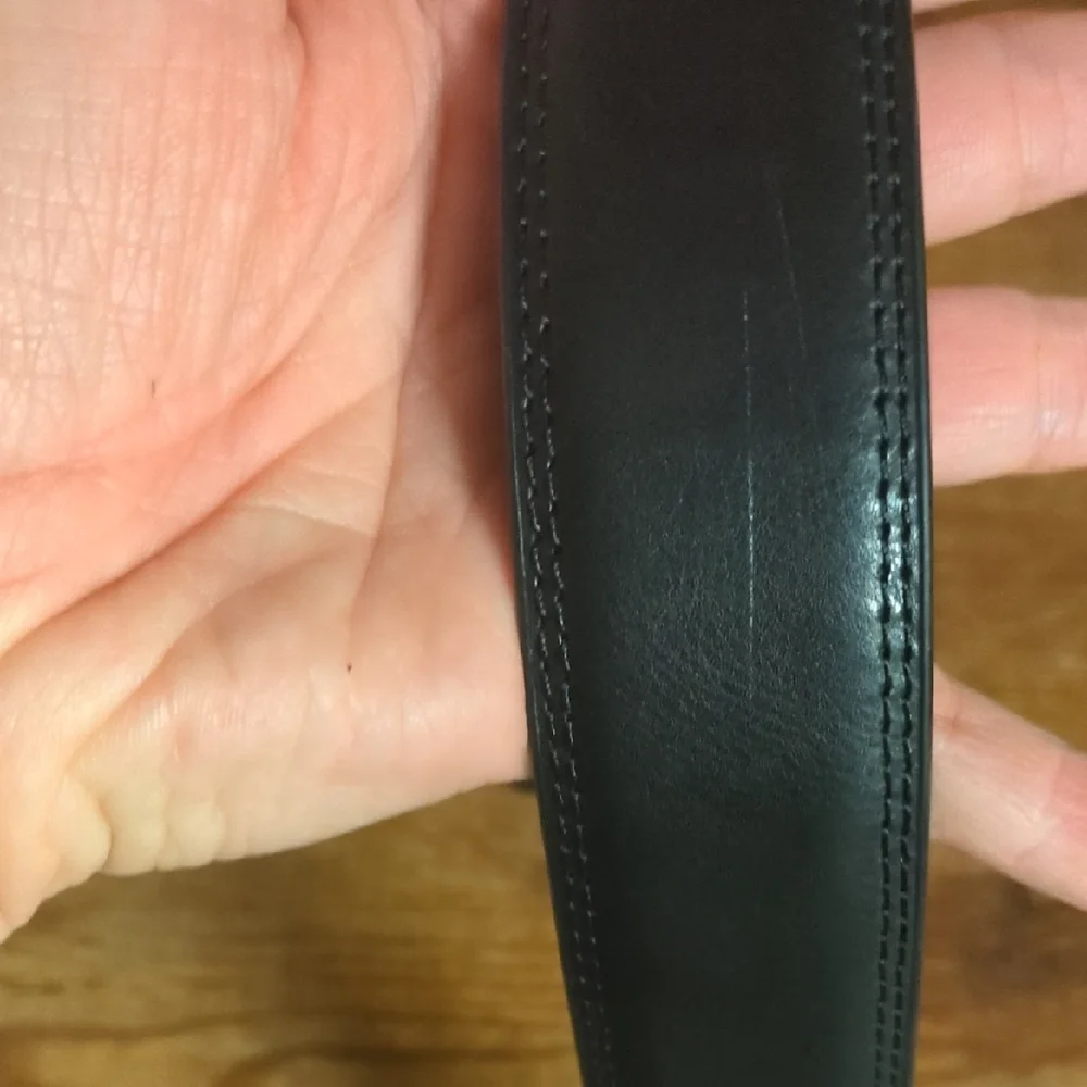 Genuine Dickies Reversible Black To Brown Leather Belt with Metallic Buckle 32